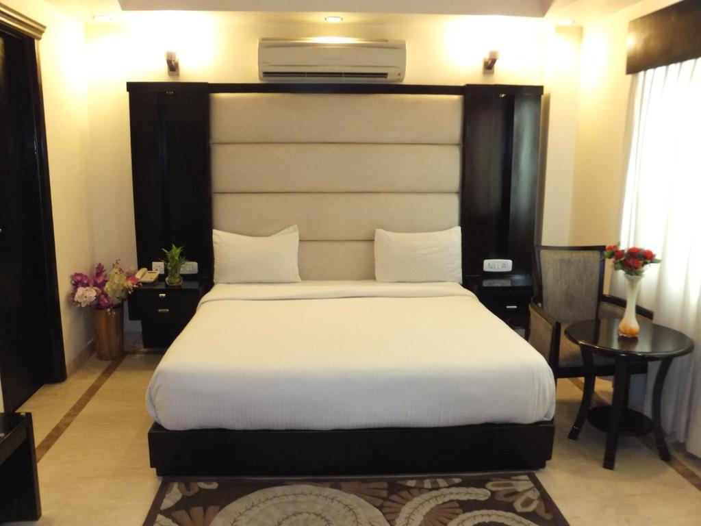 Meridian Plaza 3* New Delhi