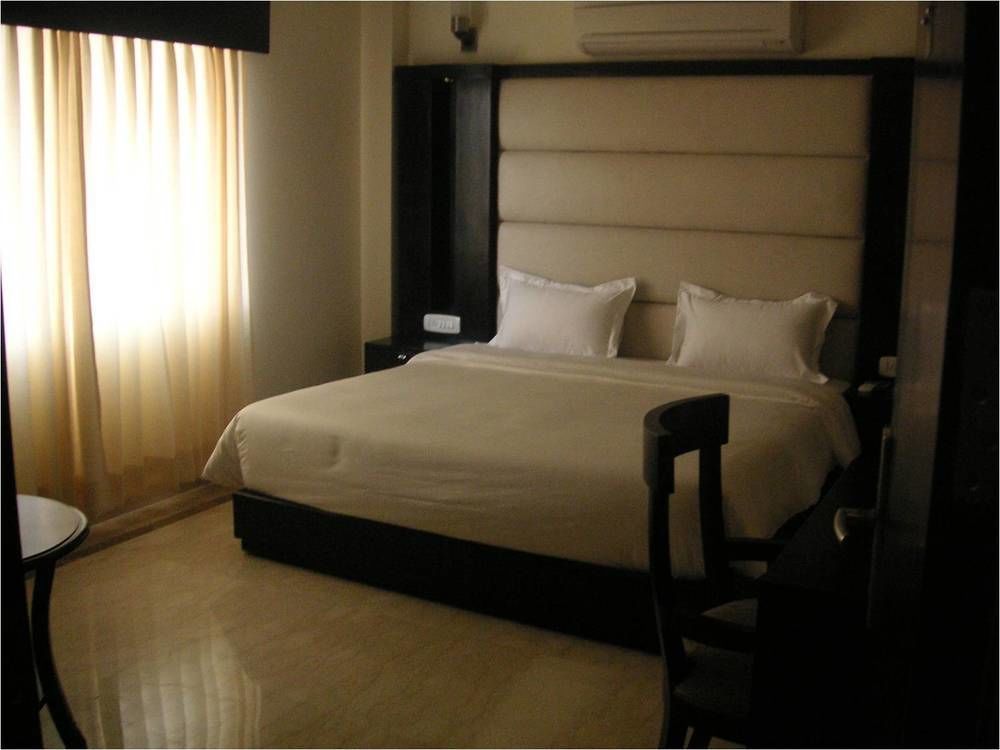 Hotel Meridian Plaza 3*