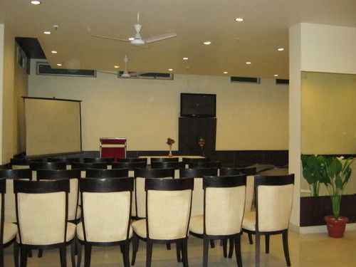 Meridian Plaza Hotel 3*