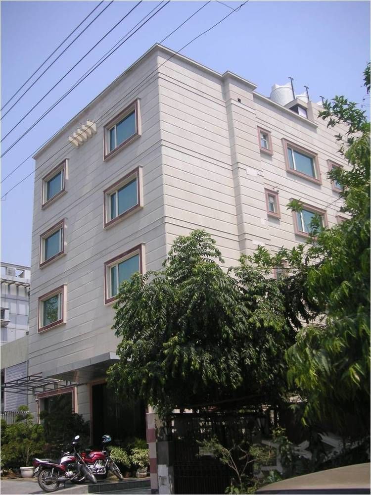 Meridian Plaza Hotel 3*