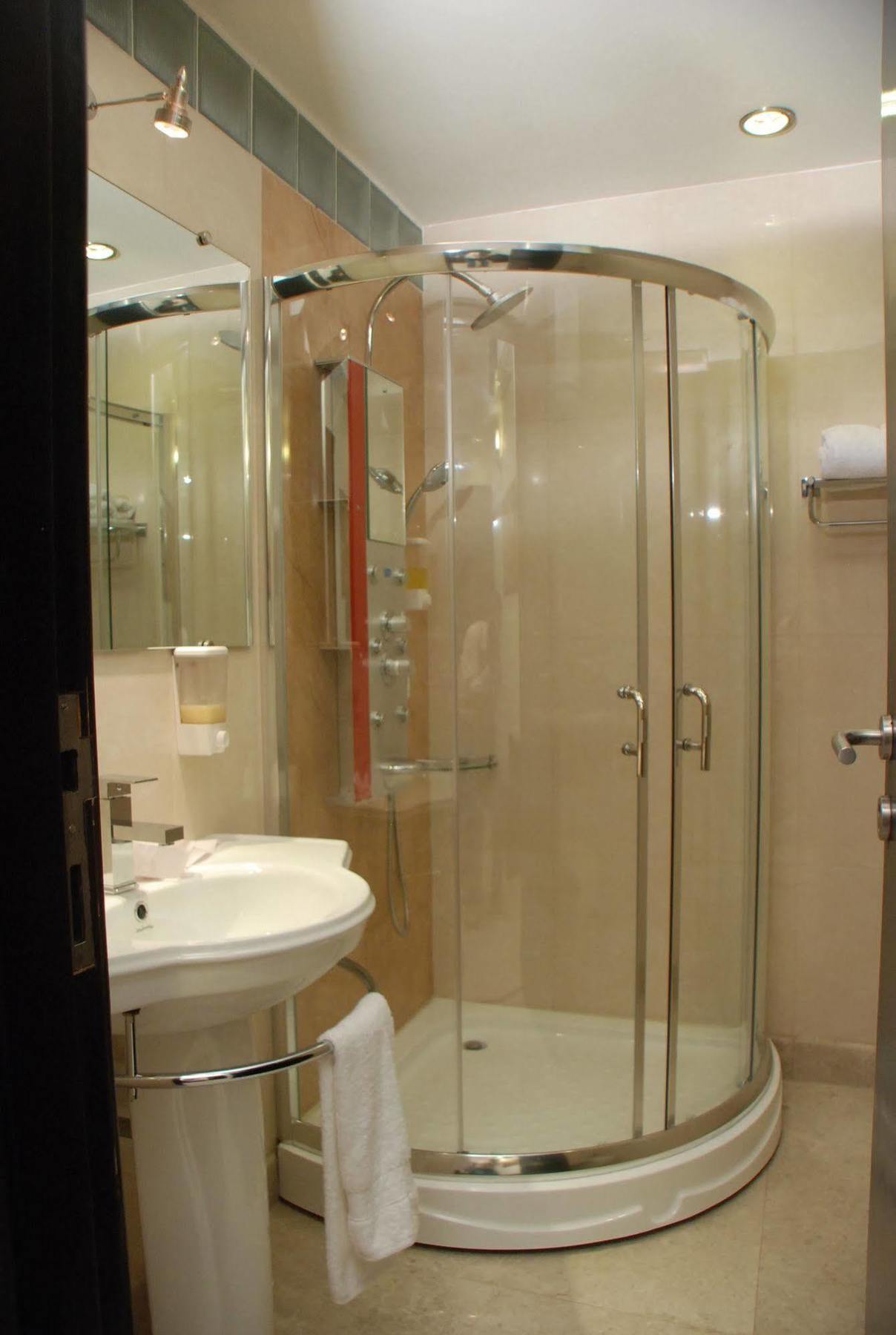 Meridian Plaza Hotel