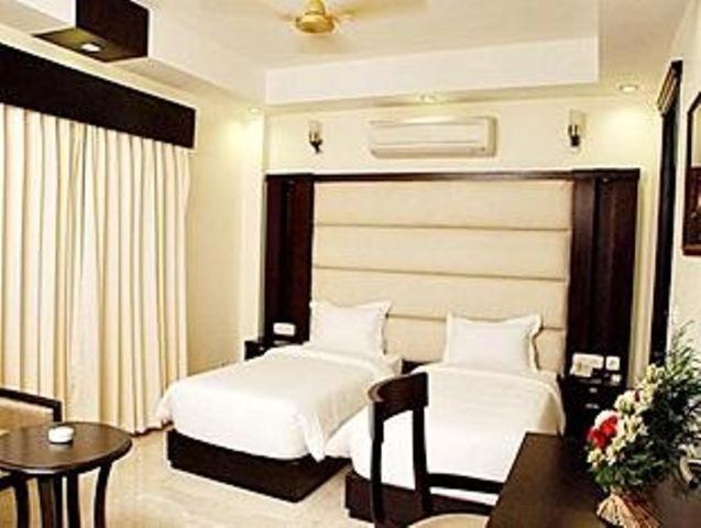 Meridian Plaza Hotel 3*