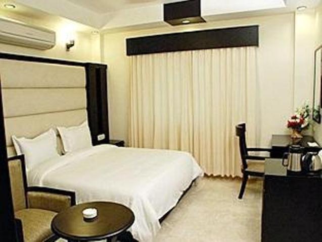 Meridian Plaza Hotel 3*
